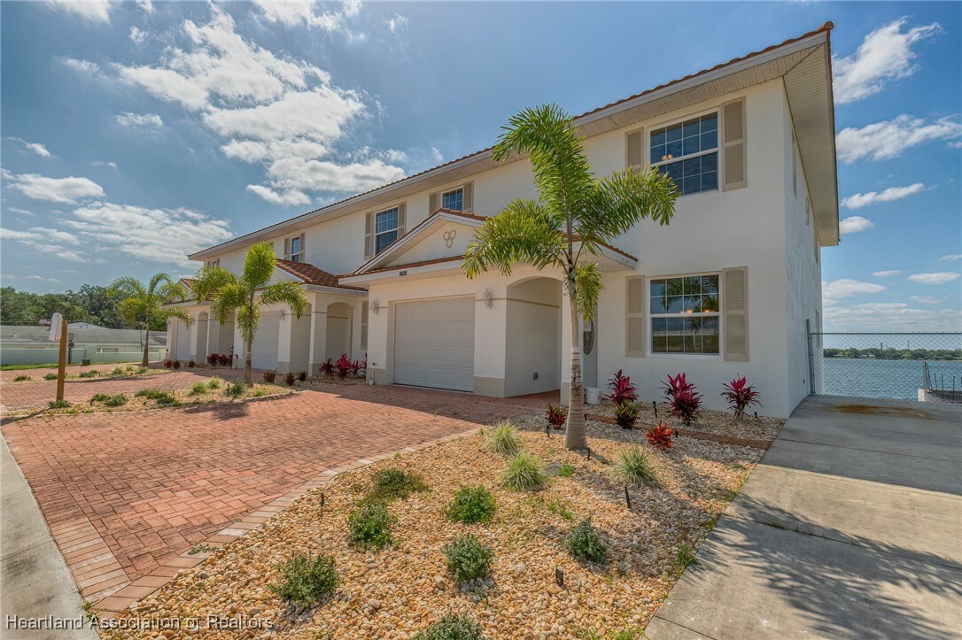 Property Photo:  1900 Oasis Boulevard  FL 33870 