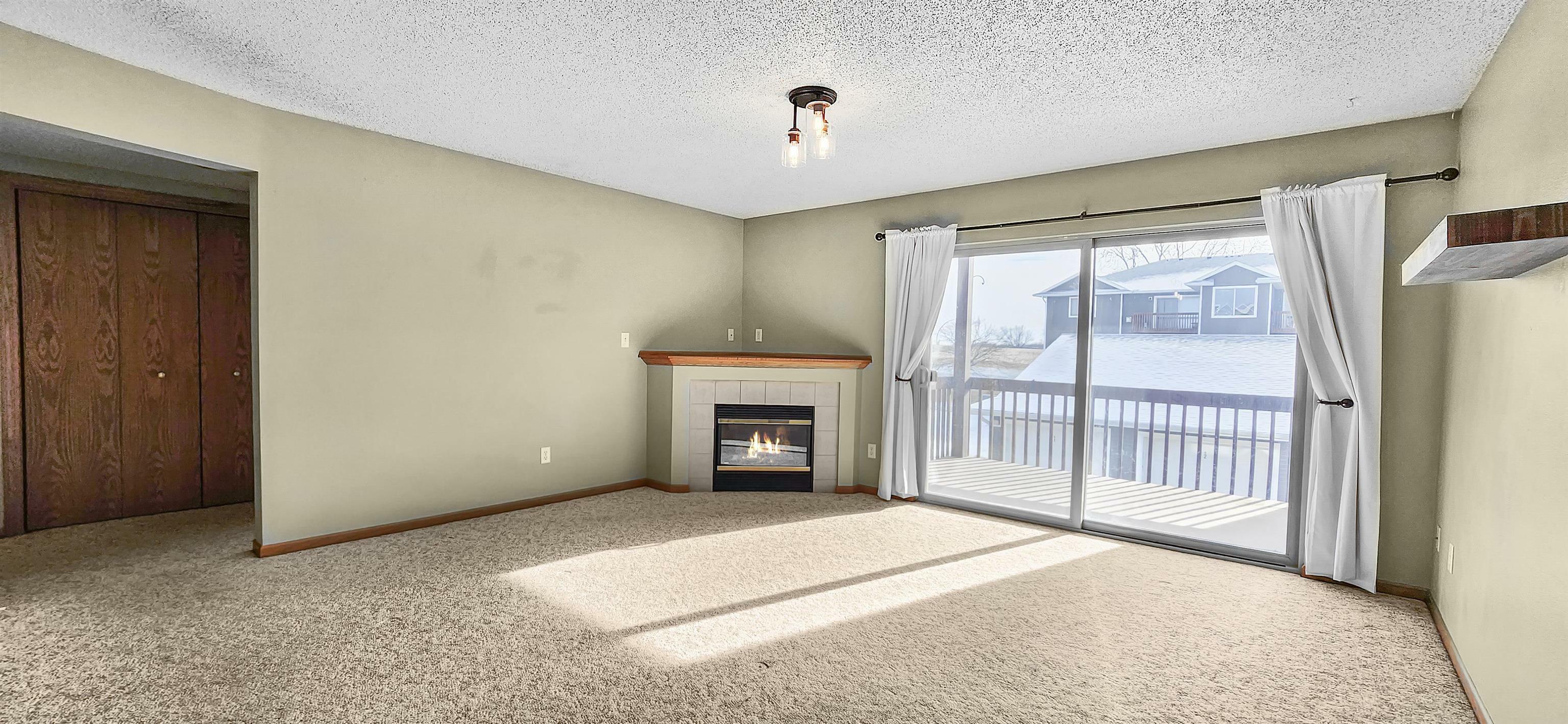 Property Photo:  4706 Chadwick Drive 6  IA 50613 