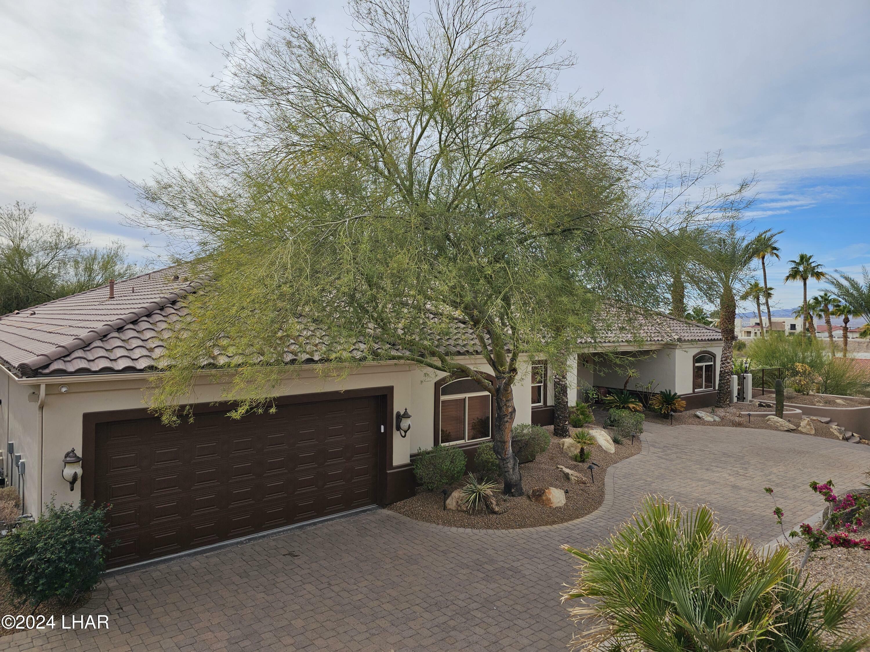 Property Photo:  2220 Cup Ln  AZ 86406 