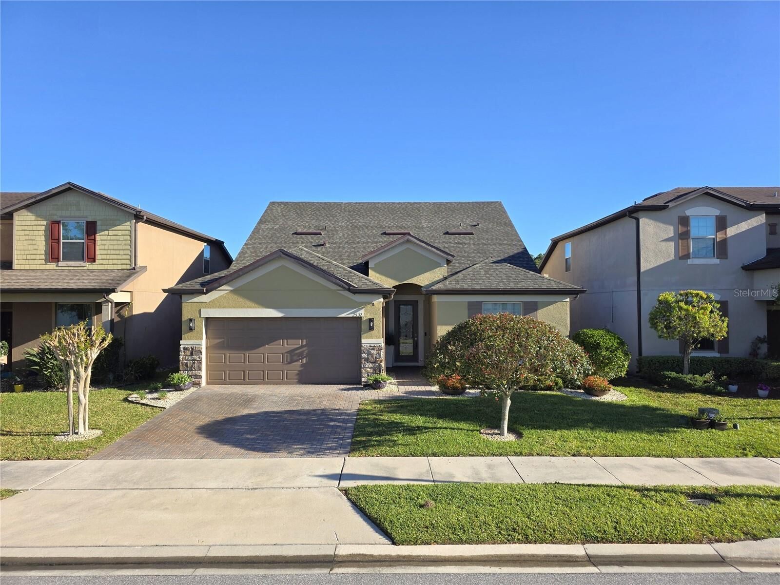 Property Photo: 2532 Civitas Place FL 32707