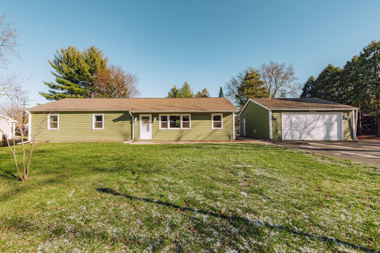 Property Photo: W146s6974 Catalina Dr WI 53150