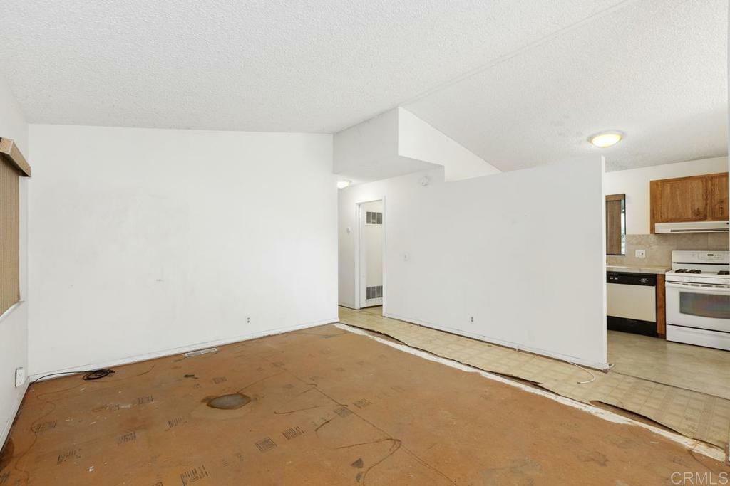 Property Photo:  1174 E Main St Spc 11  CA 92021 