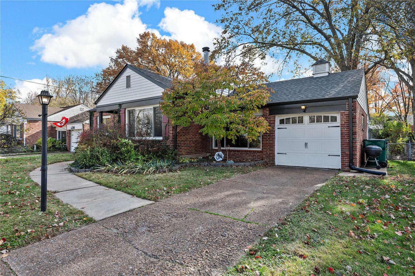 Property Photo:  208 Cannonbury Drive  MO 63119 