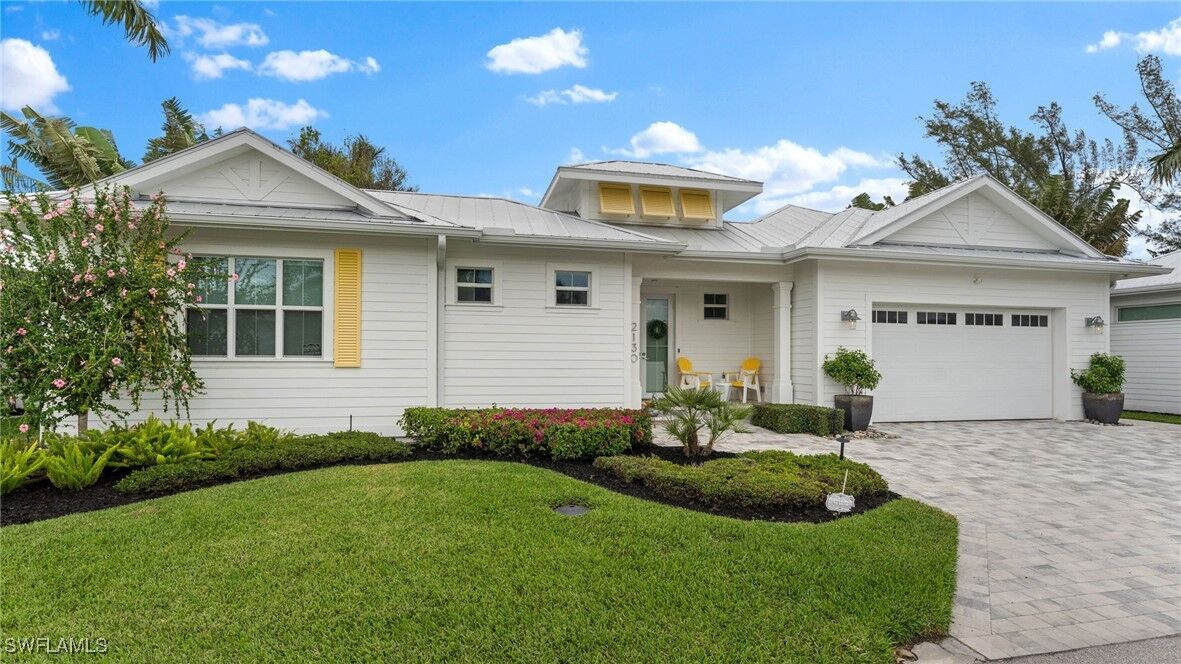 Property Photo:  2130 Curtis Street  FL 34112 