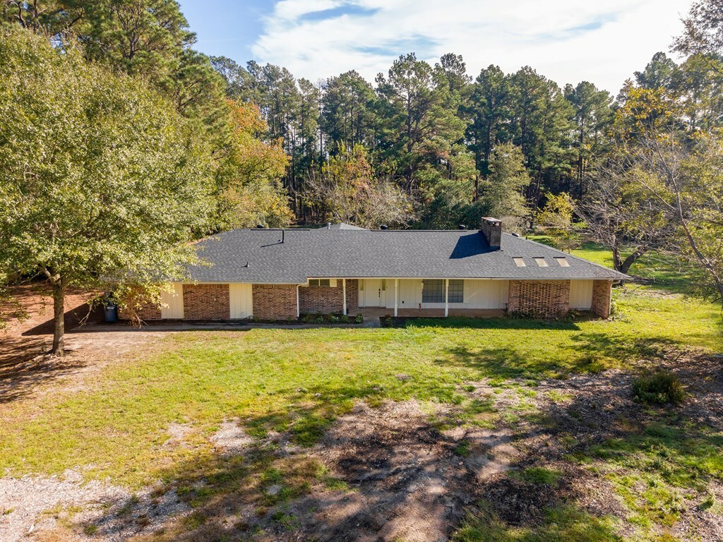 Property Photo:  3105 South Chestnut  TX 75901 