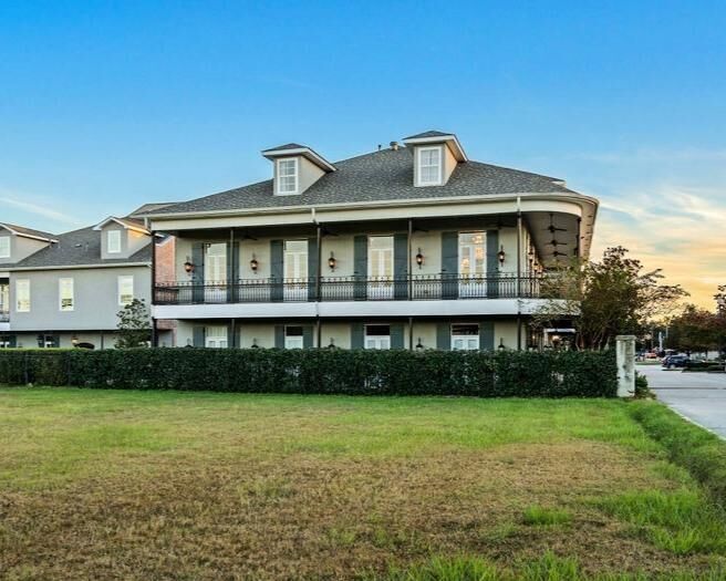 Property Photo: 942 Village Walk Lane 3A LA 70433
