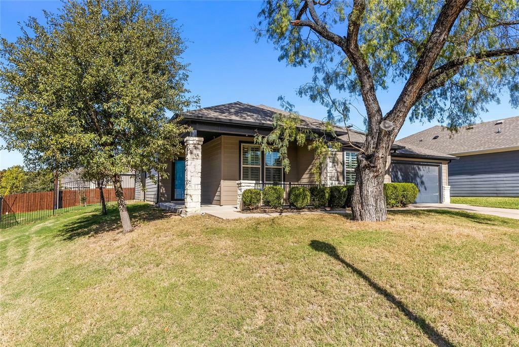 Property Photo:  710 Phillips Court  TX 76063 