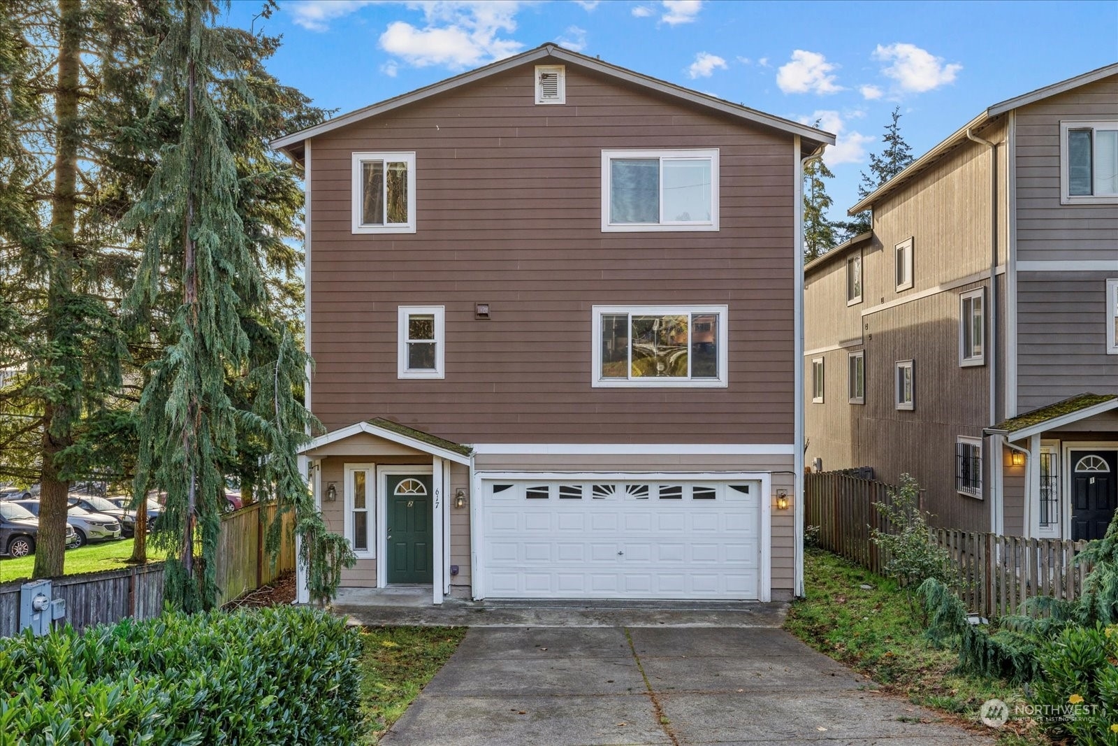 Property Photo:  617 SW 4th Place  WA 98057 