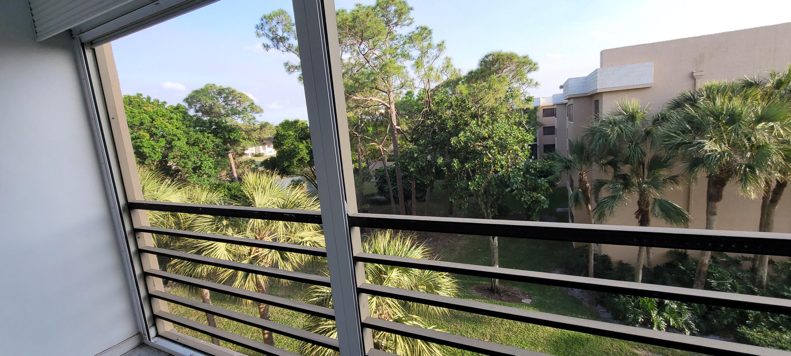 Property Photo: 4700 Lucerne Lakes Boulevard 407 FL 33467
