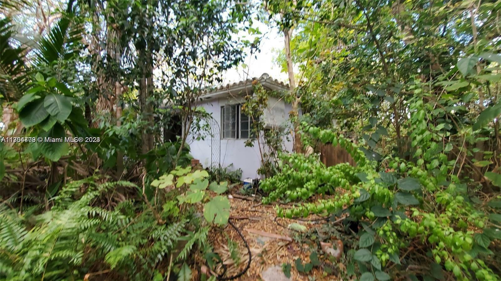 Property Photo:  2315 Grant St  FL 33020 