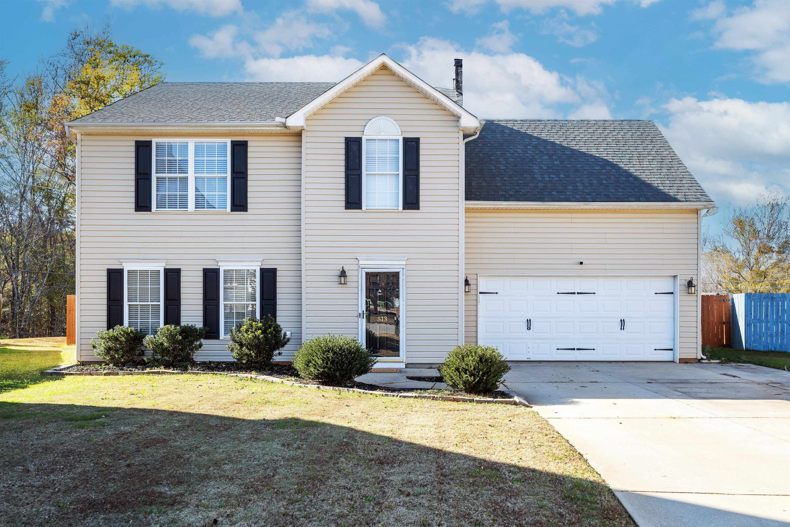 Property Photo: 513 Flanders Court SC 29607