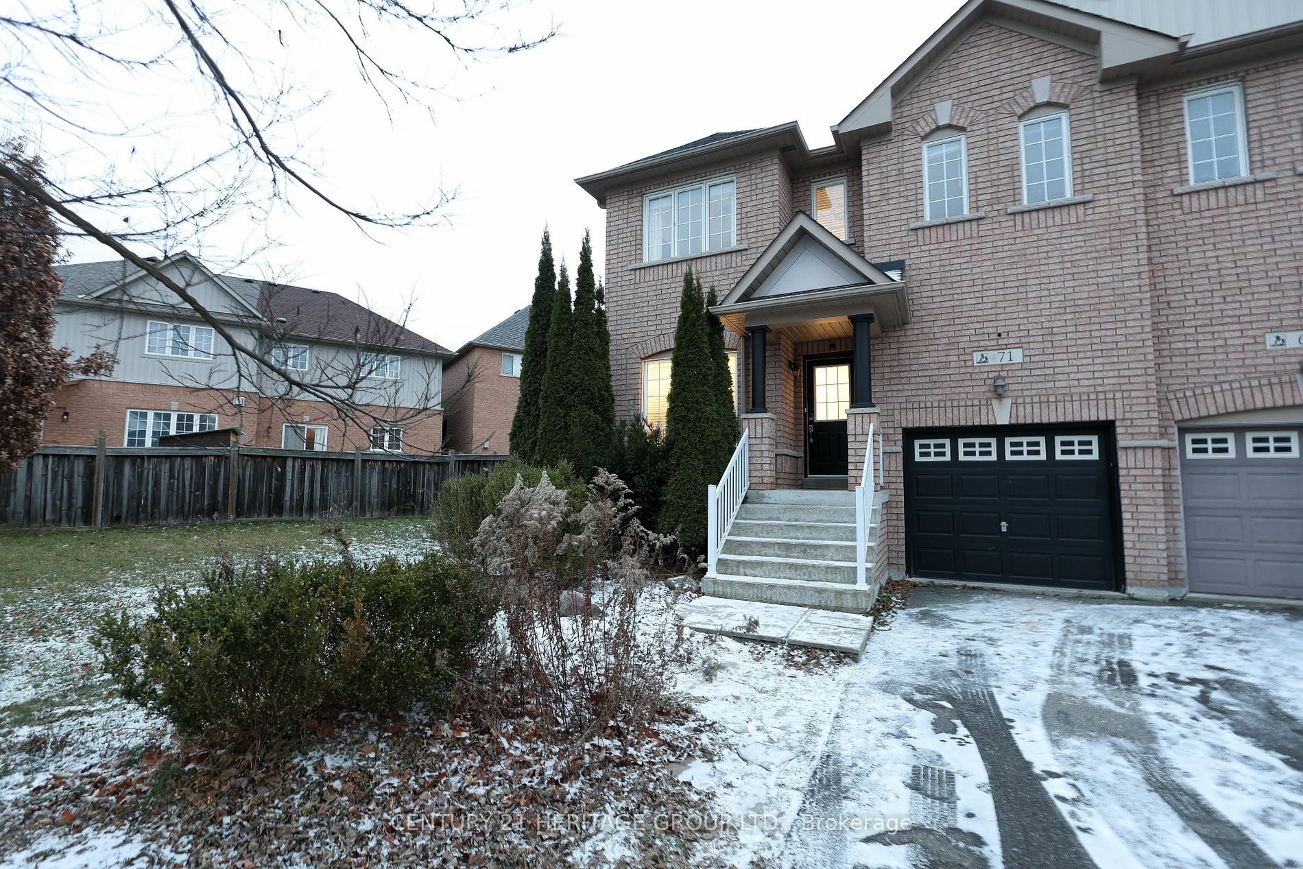 Property Photo:  71 Dovetail Dr  ON L4E 5A7 