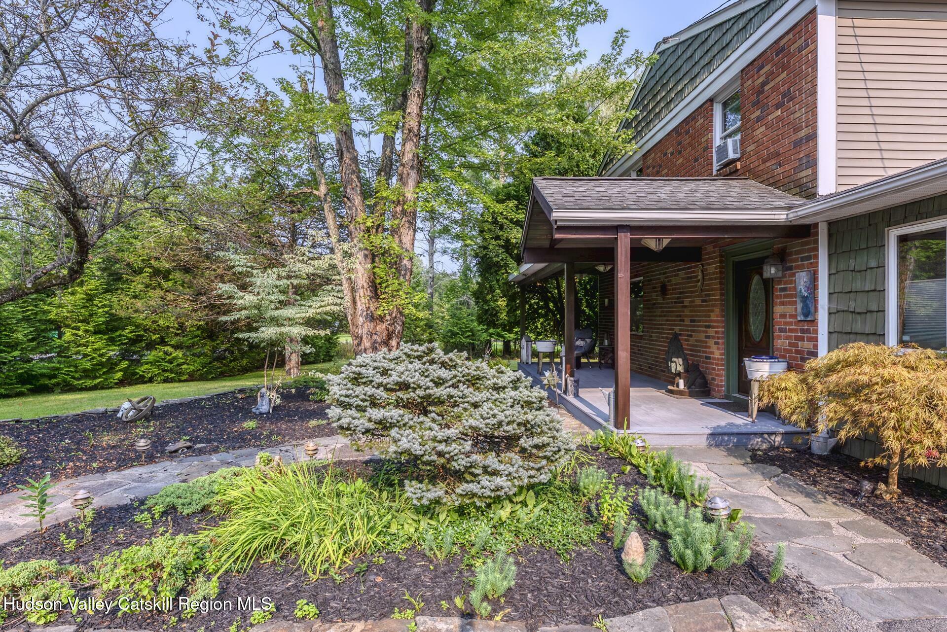 Property Photo:  70 Vandebogart  NY 12498 