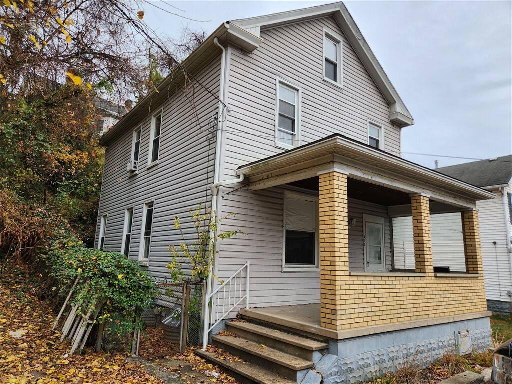 Property Photo:  518 Grant Street  PA 15063 