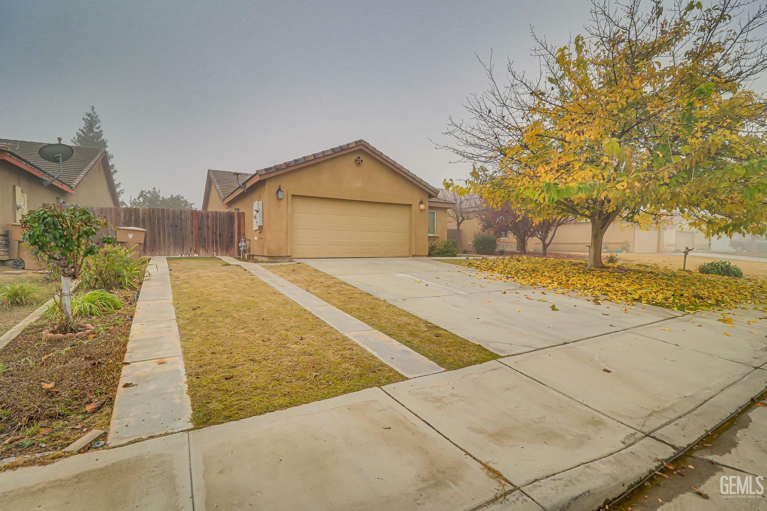 9519 Midnight Creek Way  Bakersfield CA 93311 photo