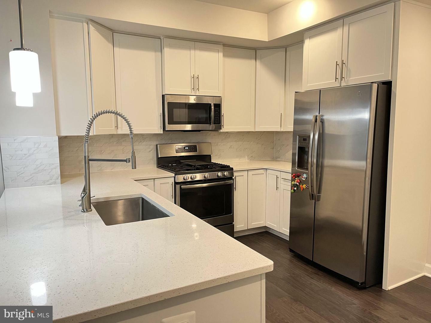 Property Photo: 13230 Woodland Park Road 1J VA 20171