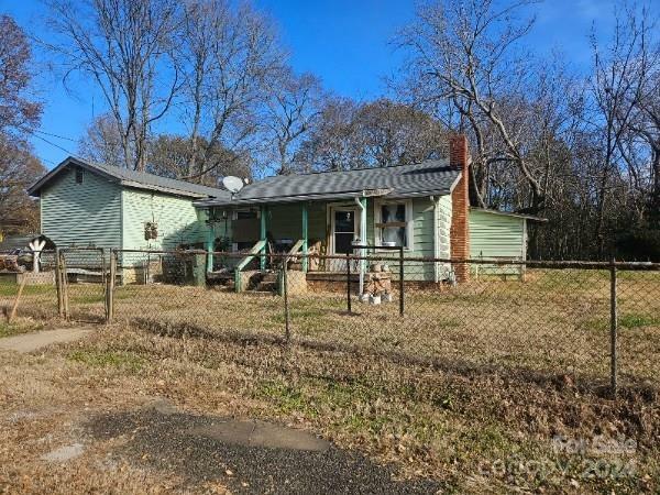 Property Photo:  894 Log Cabin Drive  NC 28054 