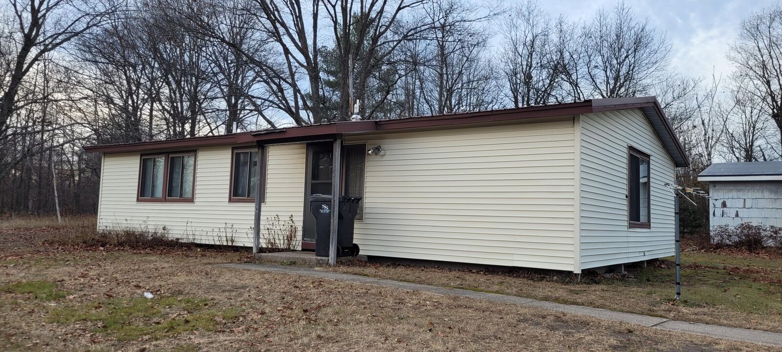 Property Photo:  2 Forest Lodge Rd  MI 49783 