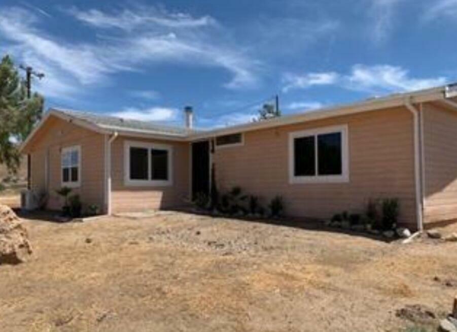 Property Photo:  900 E Carson Mesa Road  CA 93550 