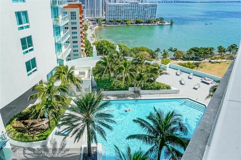 Property Photo:  1900 N Bayshore Dr 1710  FL 33132 