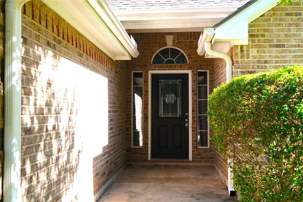 Property Photo:  5086 Lakeshore Drive  TX 77318 