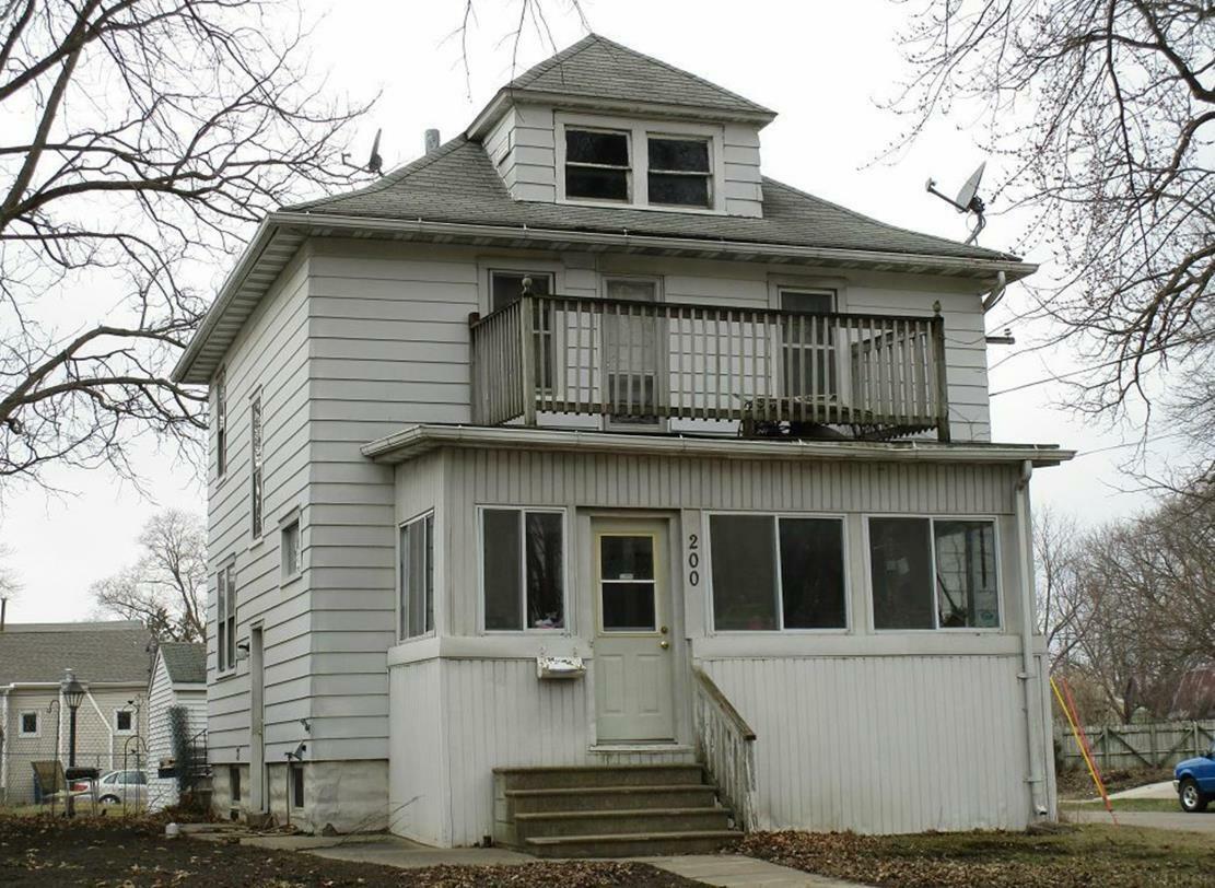 Property Photo:  200 Moir Street  IA 50701 