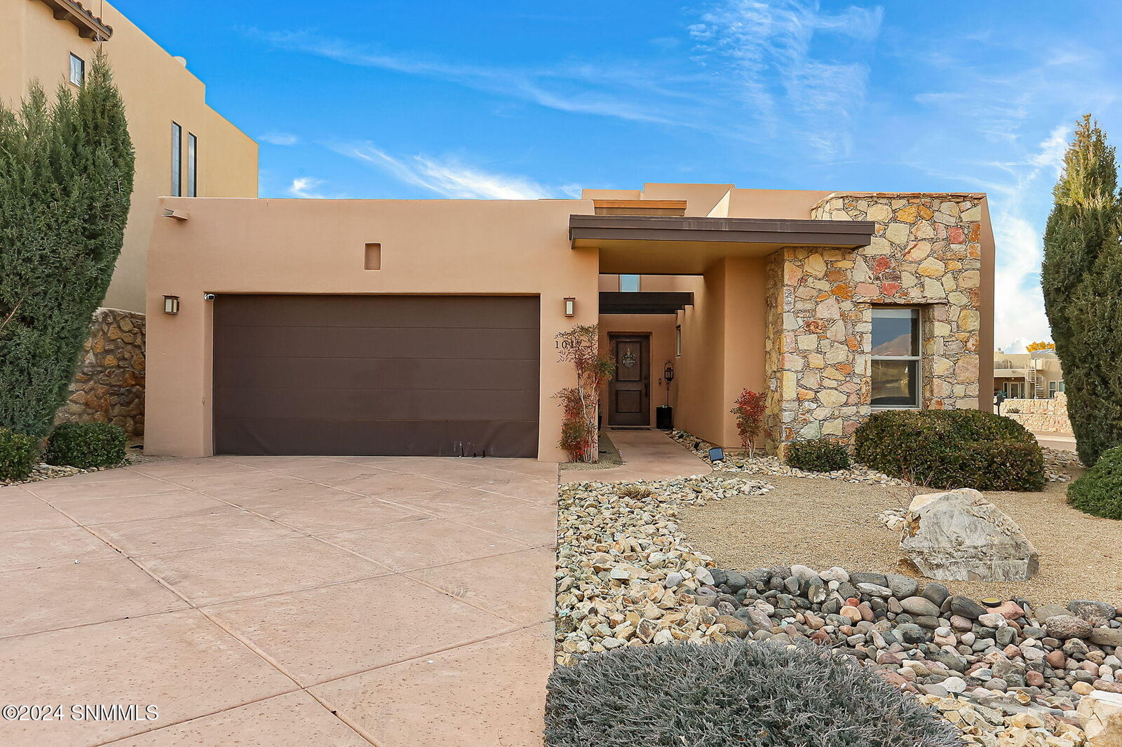 Property Photo: 1017 Calle Griega NM 88011