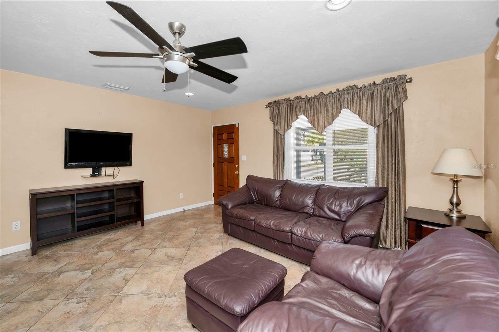 Property Photo:  5610 13th Avenue N  FL 33710 