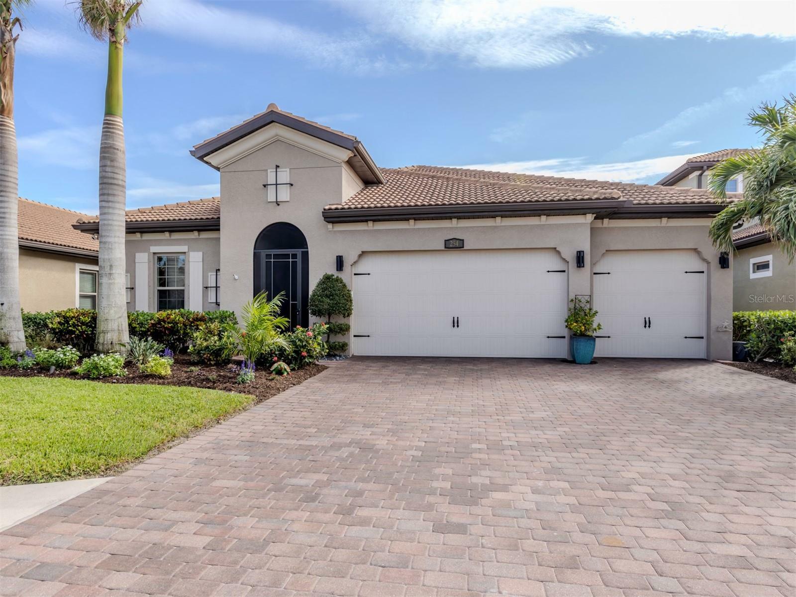 Property Photo:  254 Toscavilla Boulevard  FL 34275 