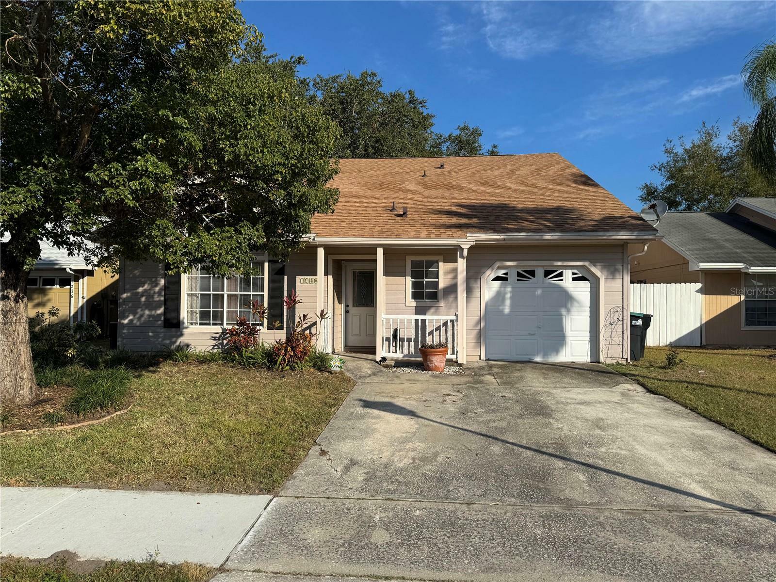 Property Photo:  1240 Holly Springs Circle  FL 32825 