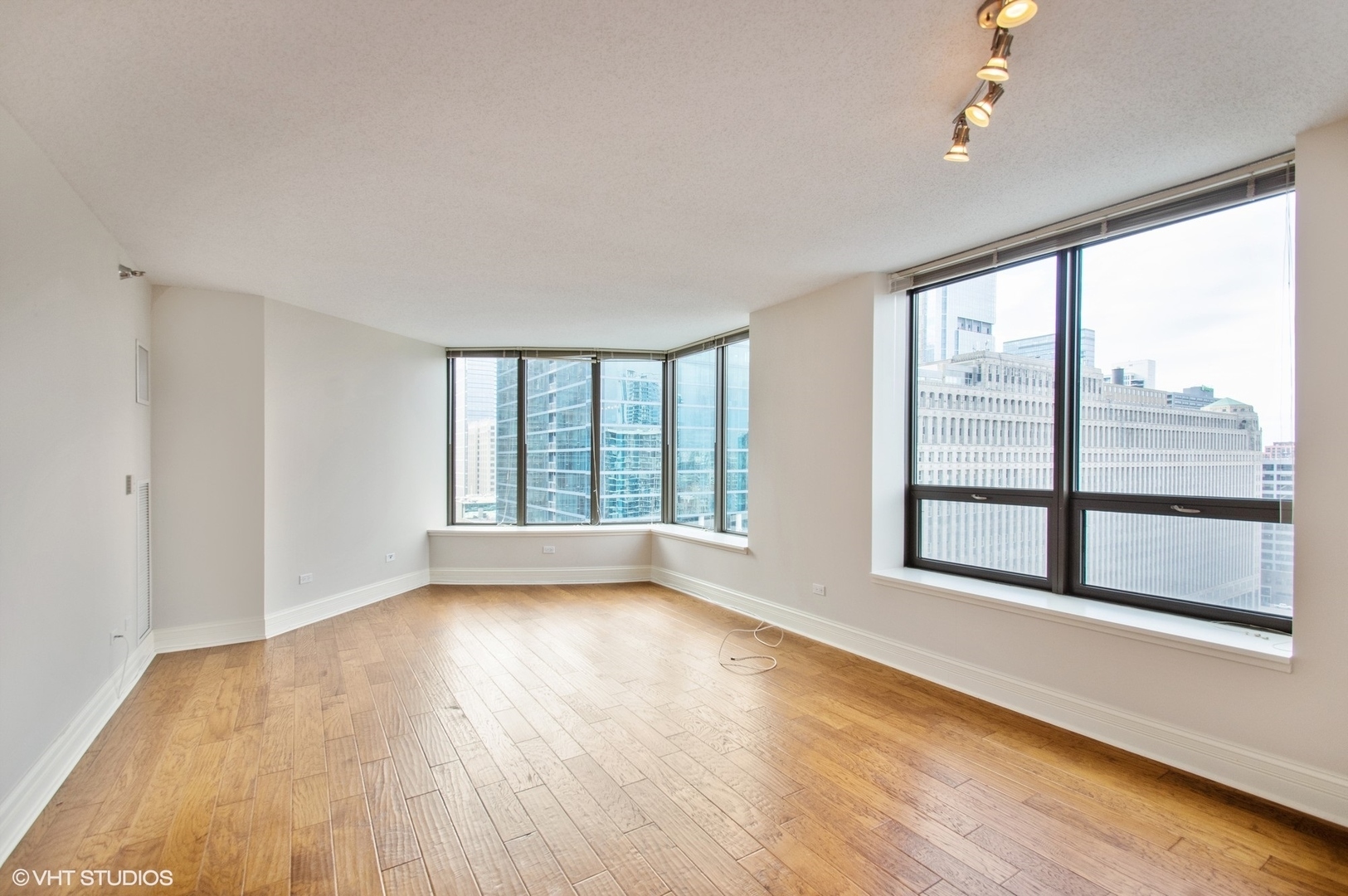 Property Photo:  400 N Lasalle Street 2108  IL 60654 