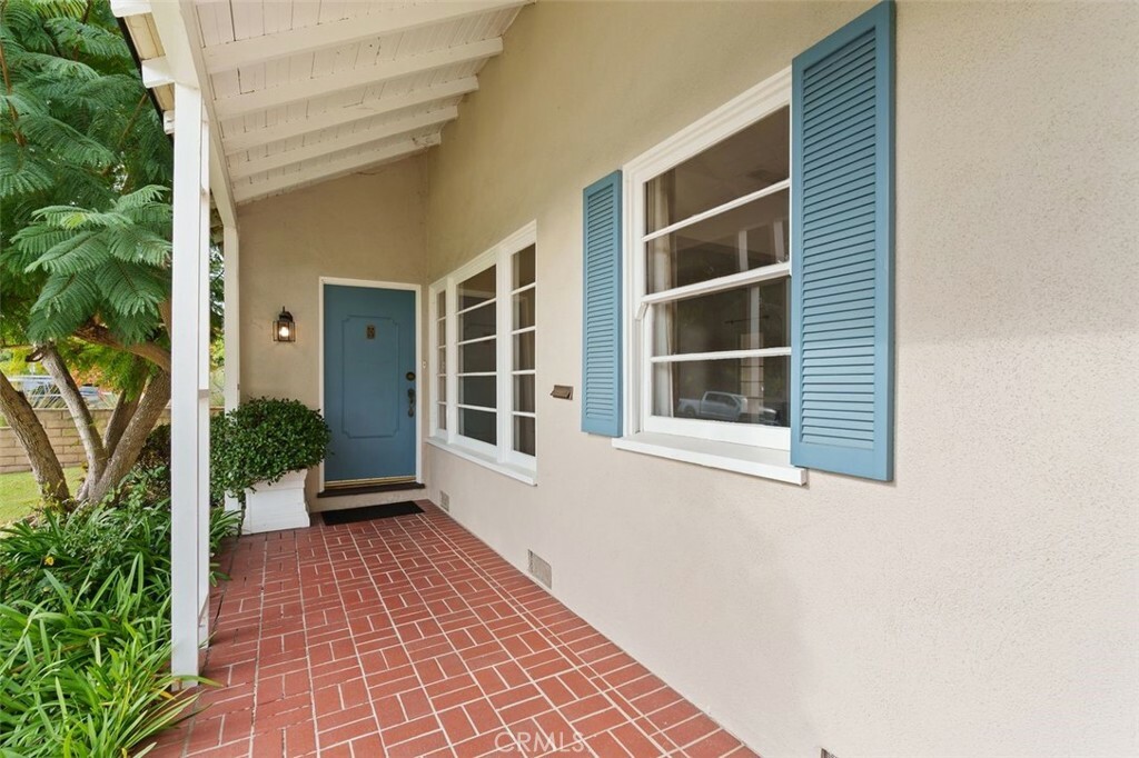 Property Photo:  1629 Oak Street  CA 90405 