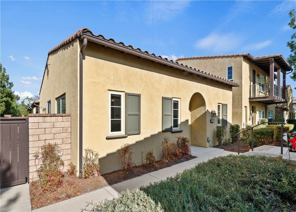 Property Photo:  4304 Owens Street 104  CA 92883 