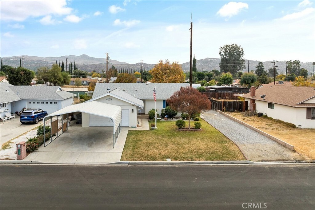 Property Photo:  41287 Collegian Way  CA 92544 