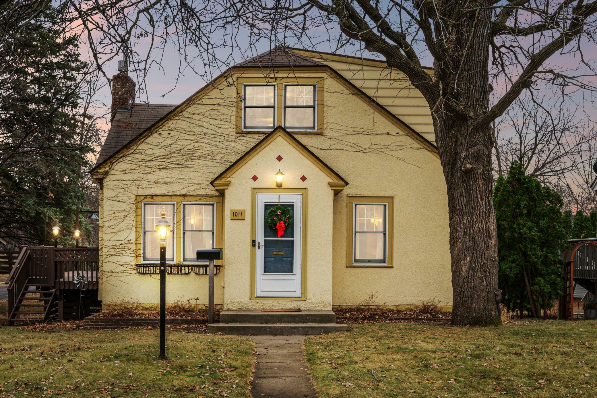 Property Photo:  1011 Main Street NW  MN 55330 