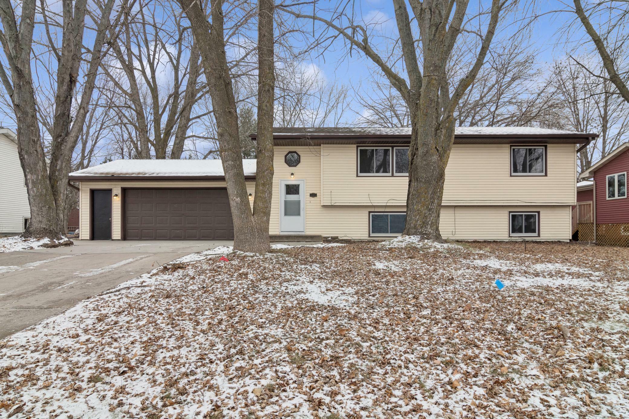 Property Photo:  305 Oriole Avenue S  MN 55358 