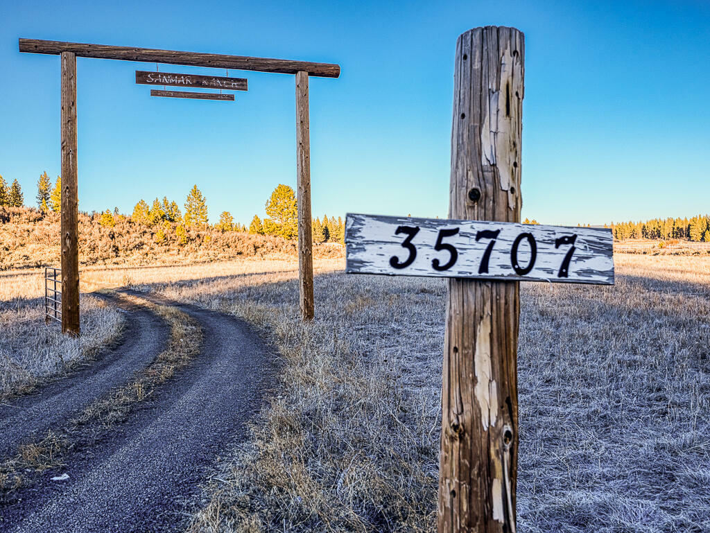Property Photo: 35707 Hwy Or140 OR 97621