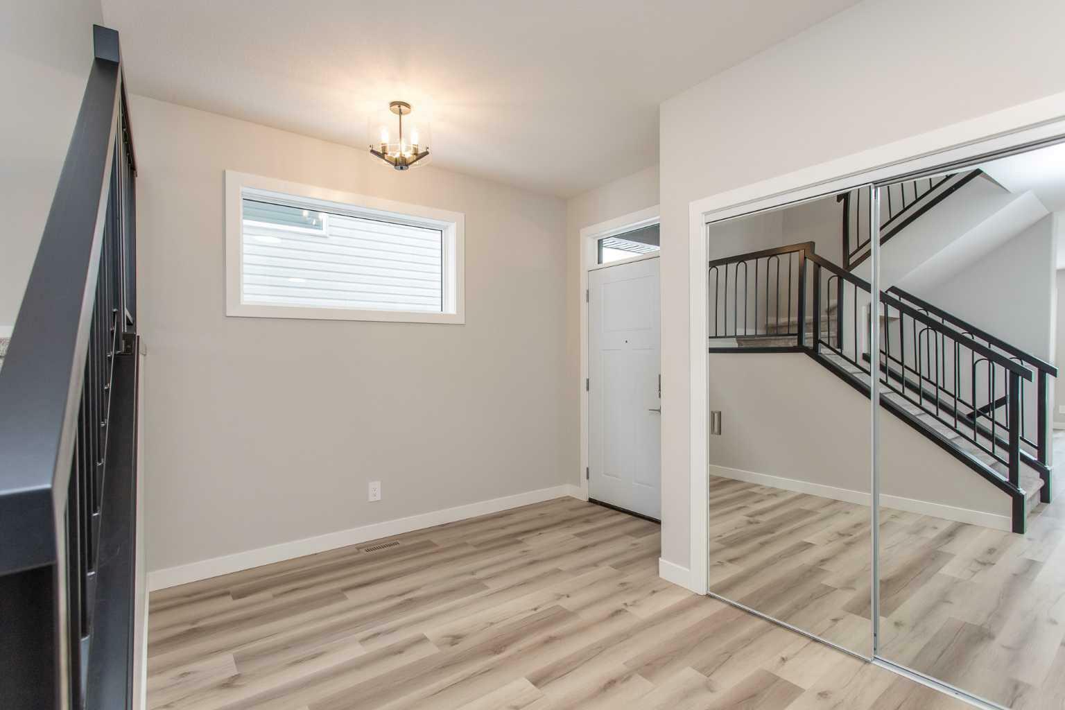 Property Photo:  40 Emmett Crescent  AB T4P 3G8 