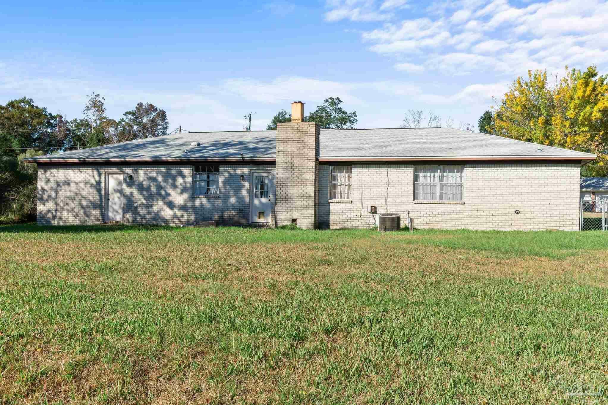 Property Photo:  1705 David St  FL 32514 