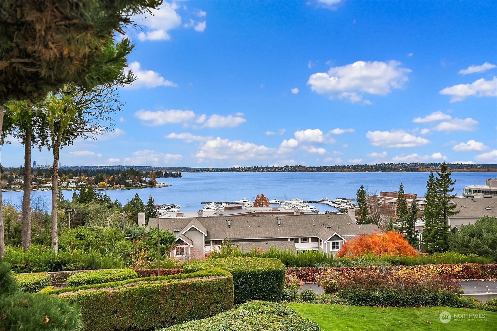 Property Photo:  5402  Lake Washington Boulevard NE F  WA 98033 