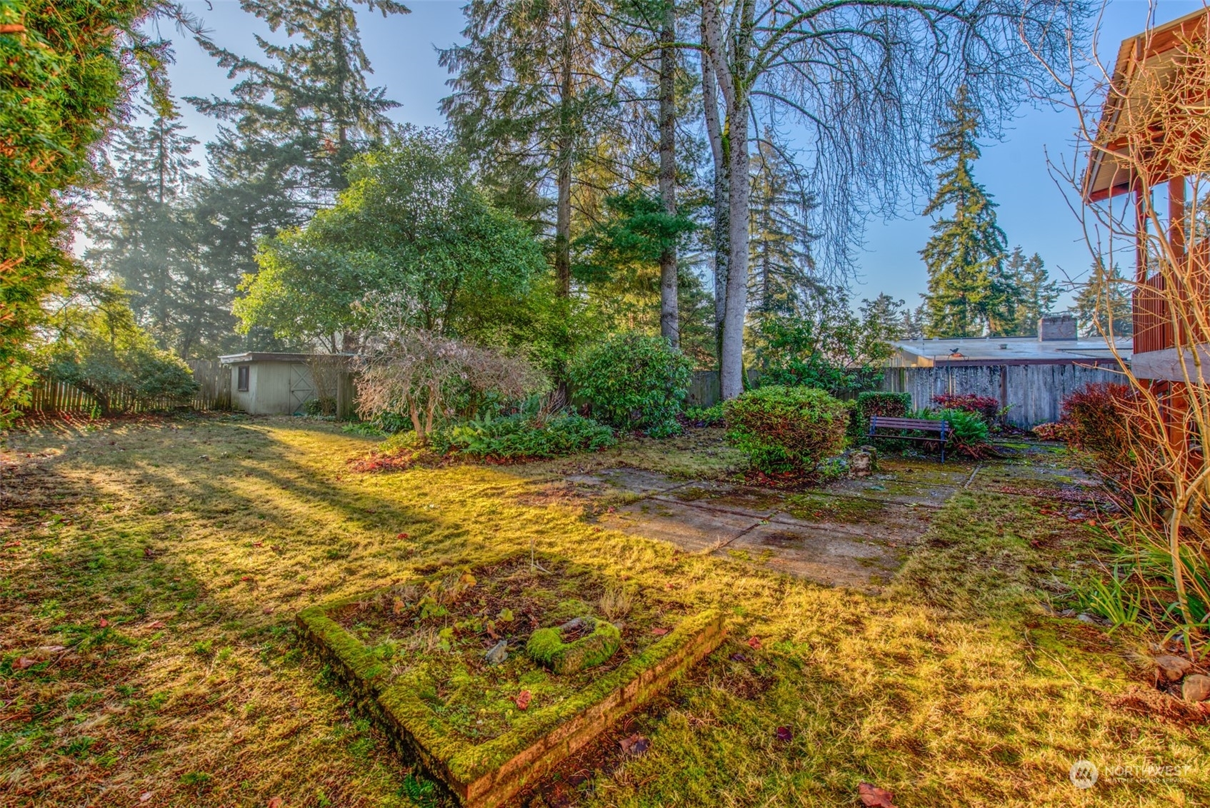 Property Photo:  12527  SE 52nd St  WA 98006 