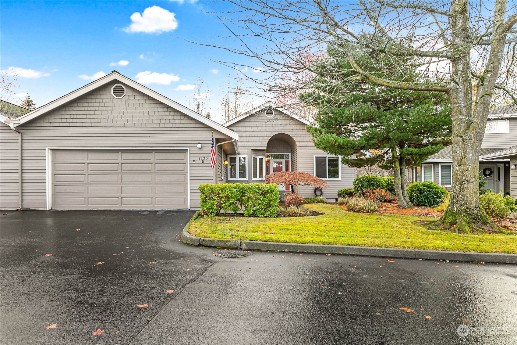 Property Photo:  1223 E Village Lane B  WA 98226 