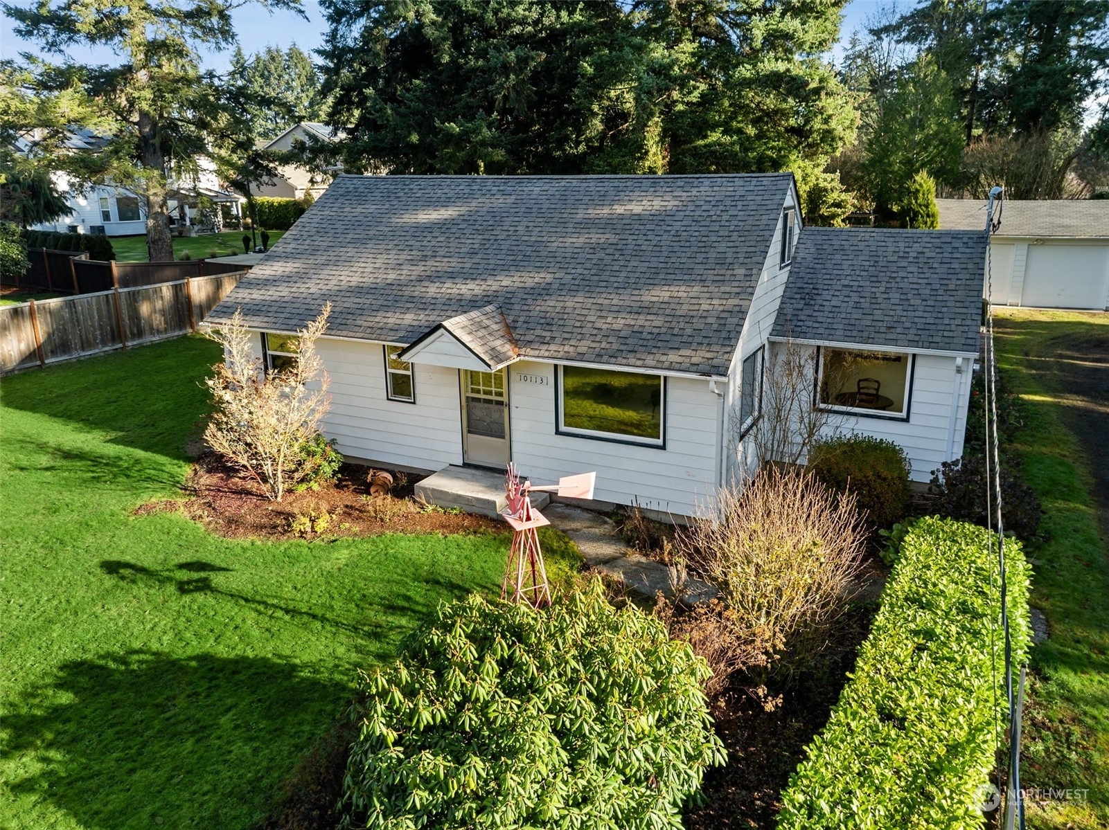 Property Photo:  10113  Woodland Avenue E  WA 98373 