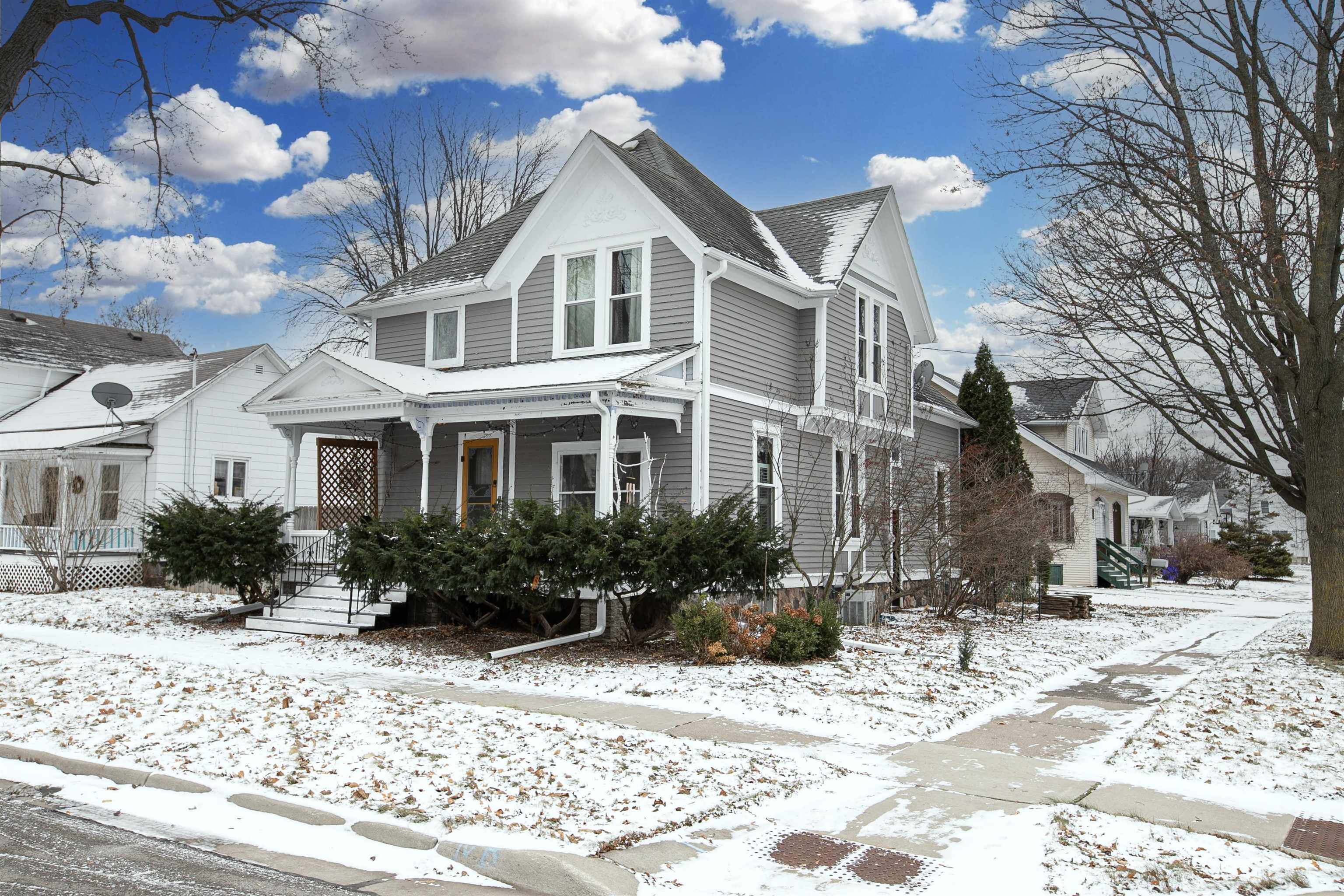 Property Photo:  1019 N Durkee Street  WI 54911 