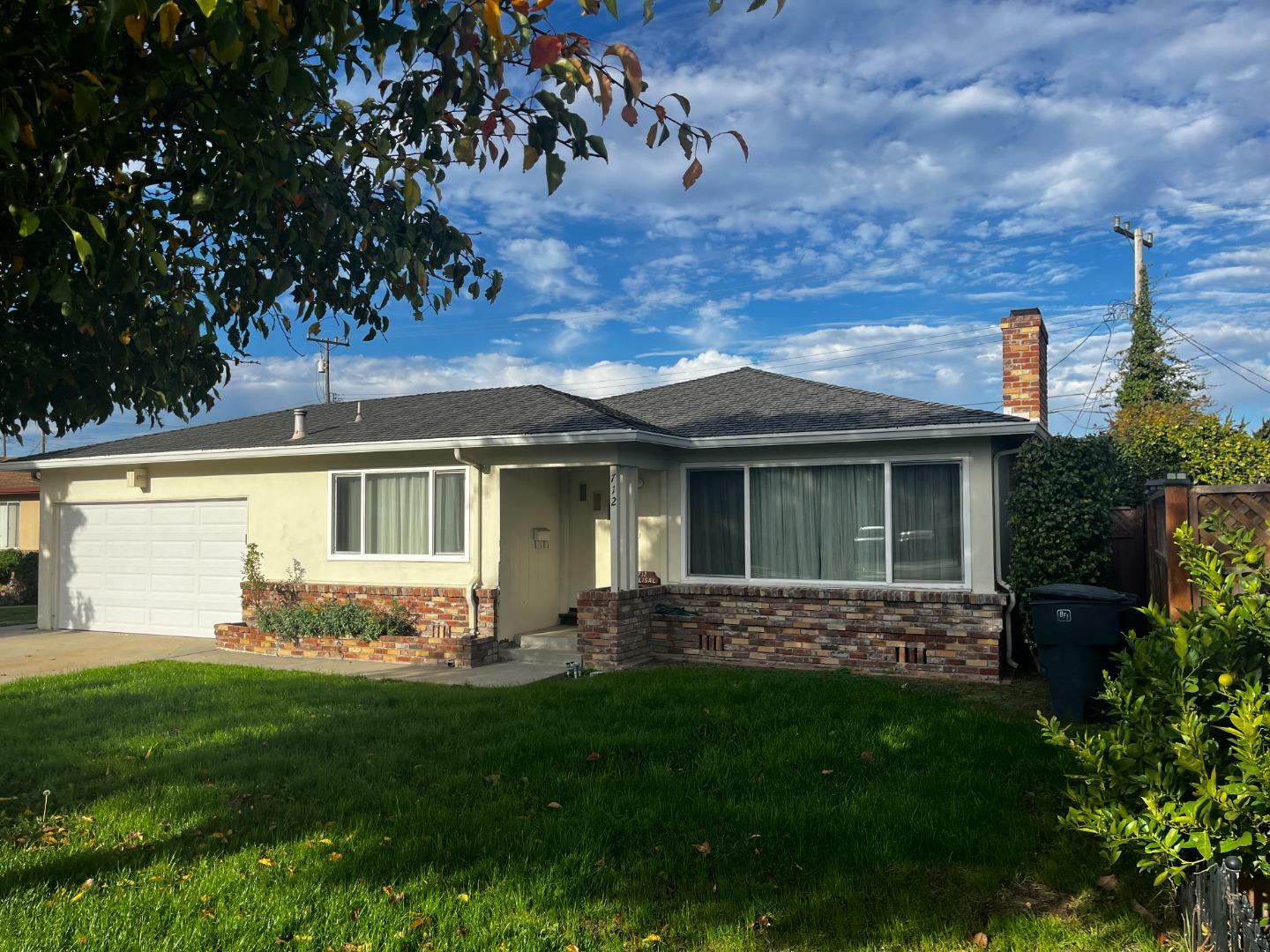 Property Photo:  712 West Alisal Street  CA 93901 