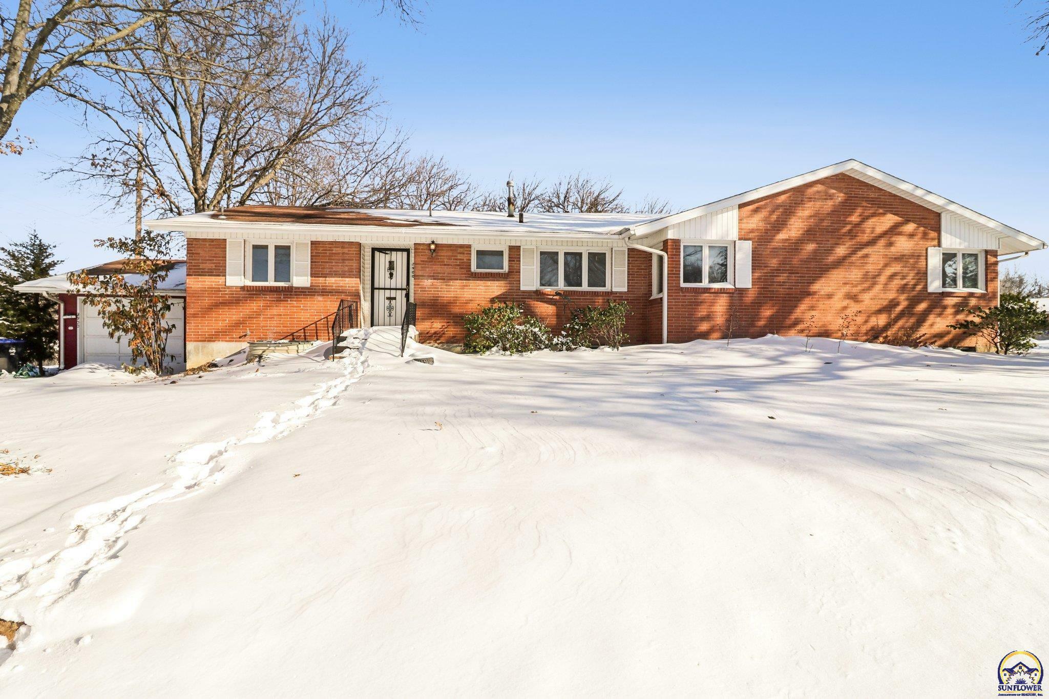Property Photo: 2900 SW Hillcrest Rd 2904 SW Hillcrest Rd KS 66614