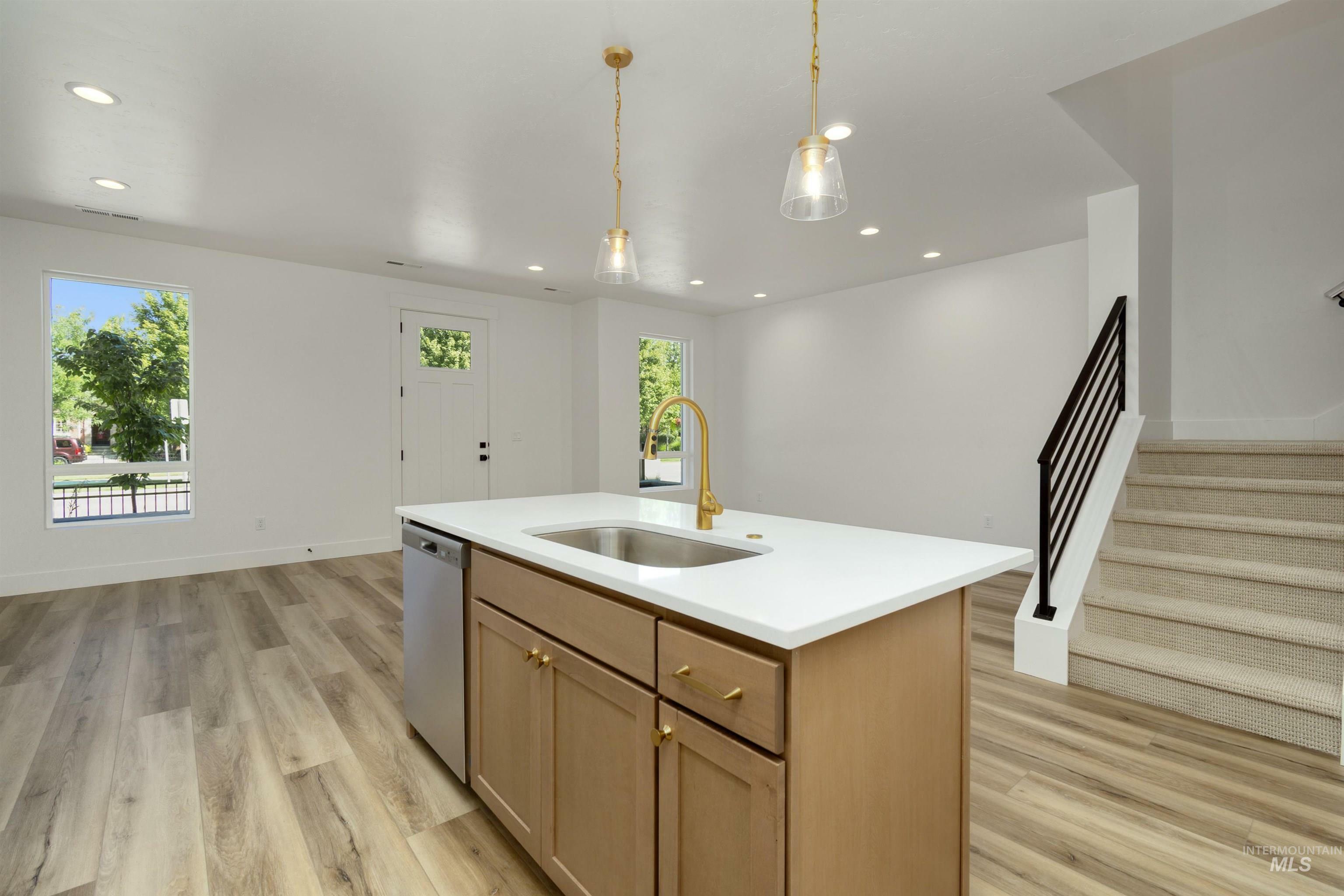 Property Photo:  402 E Presidio Ln  ID 83616 