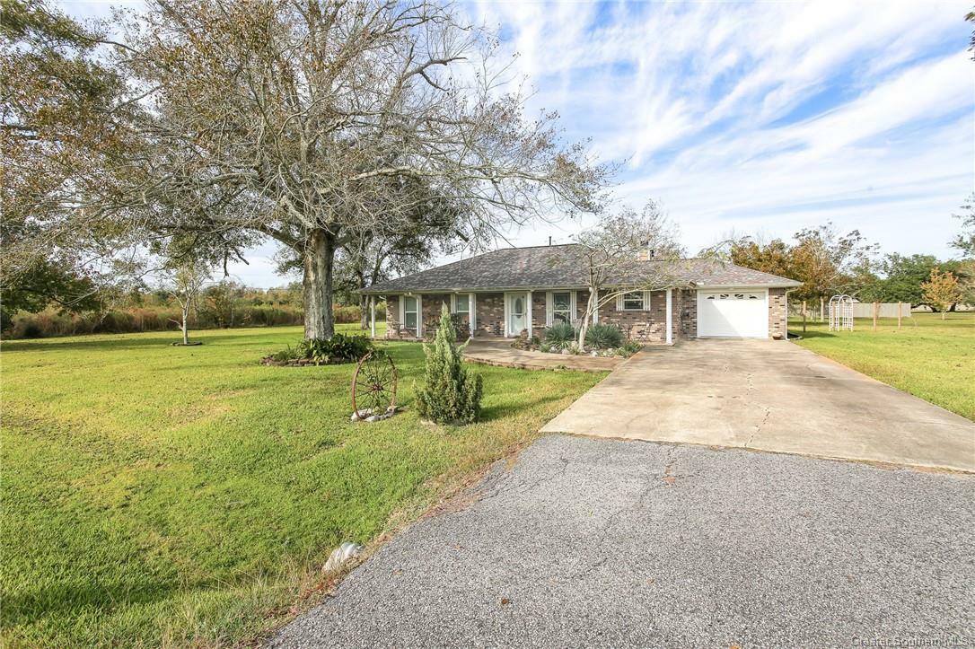 Property Photo: 910 Oak Lane LA 70645