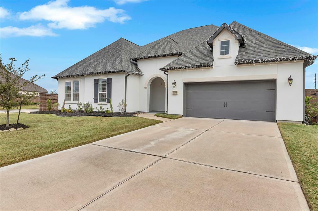 Property Photo:  6203 Silver Lake Lane  TX 77578 