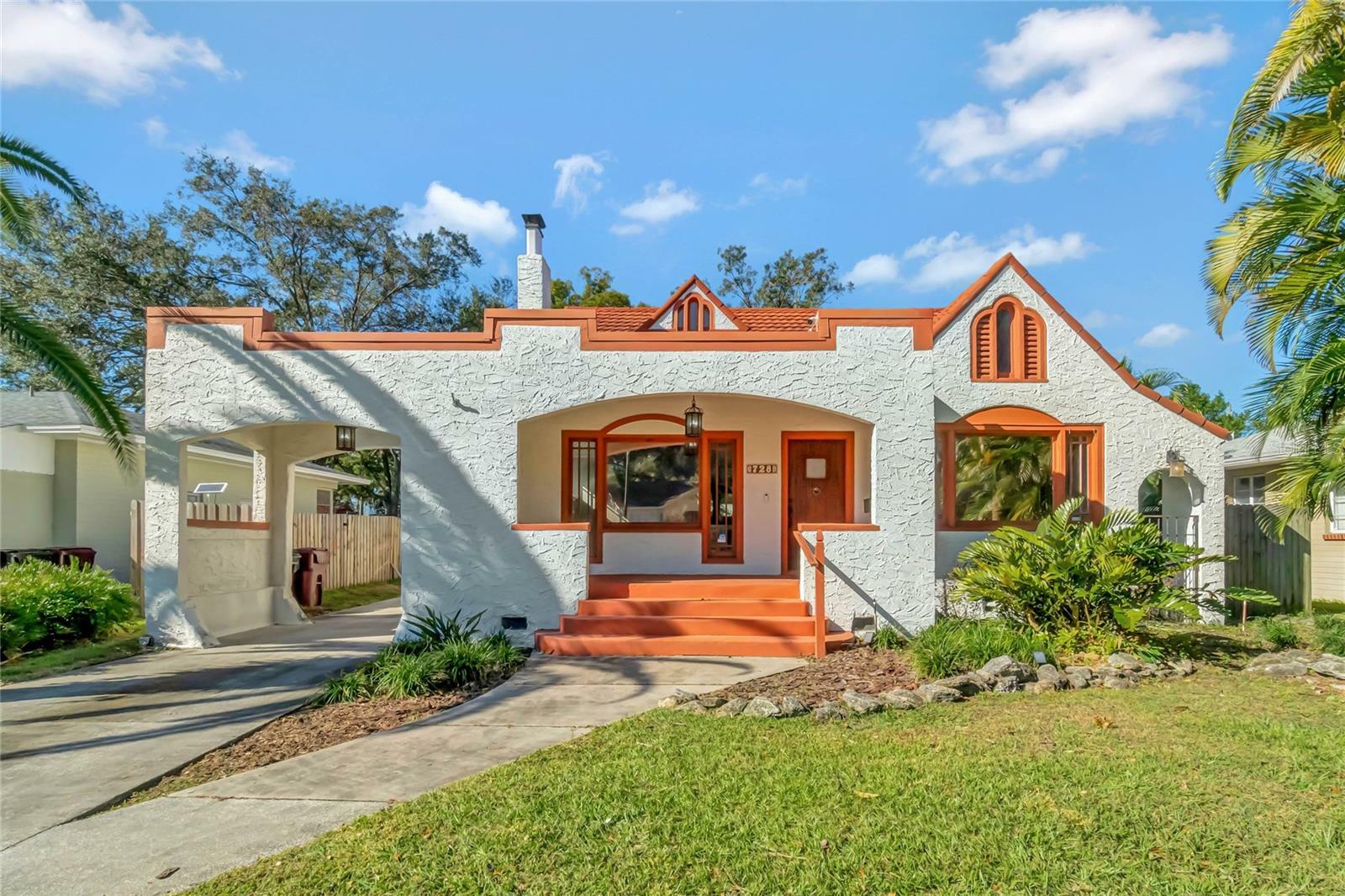 Property Photo:  728 Palm Drive  FL 32803 